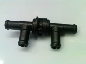 Обратный тосольный клапан  20mm (4 патрубка) ( аналог 22.1000.10.1000) купить в Ярославле